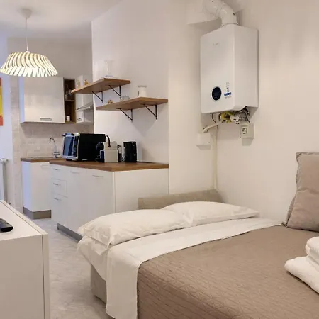 La Casa Di Sally - Silenzioso Bilocale In Centro Trieste